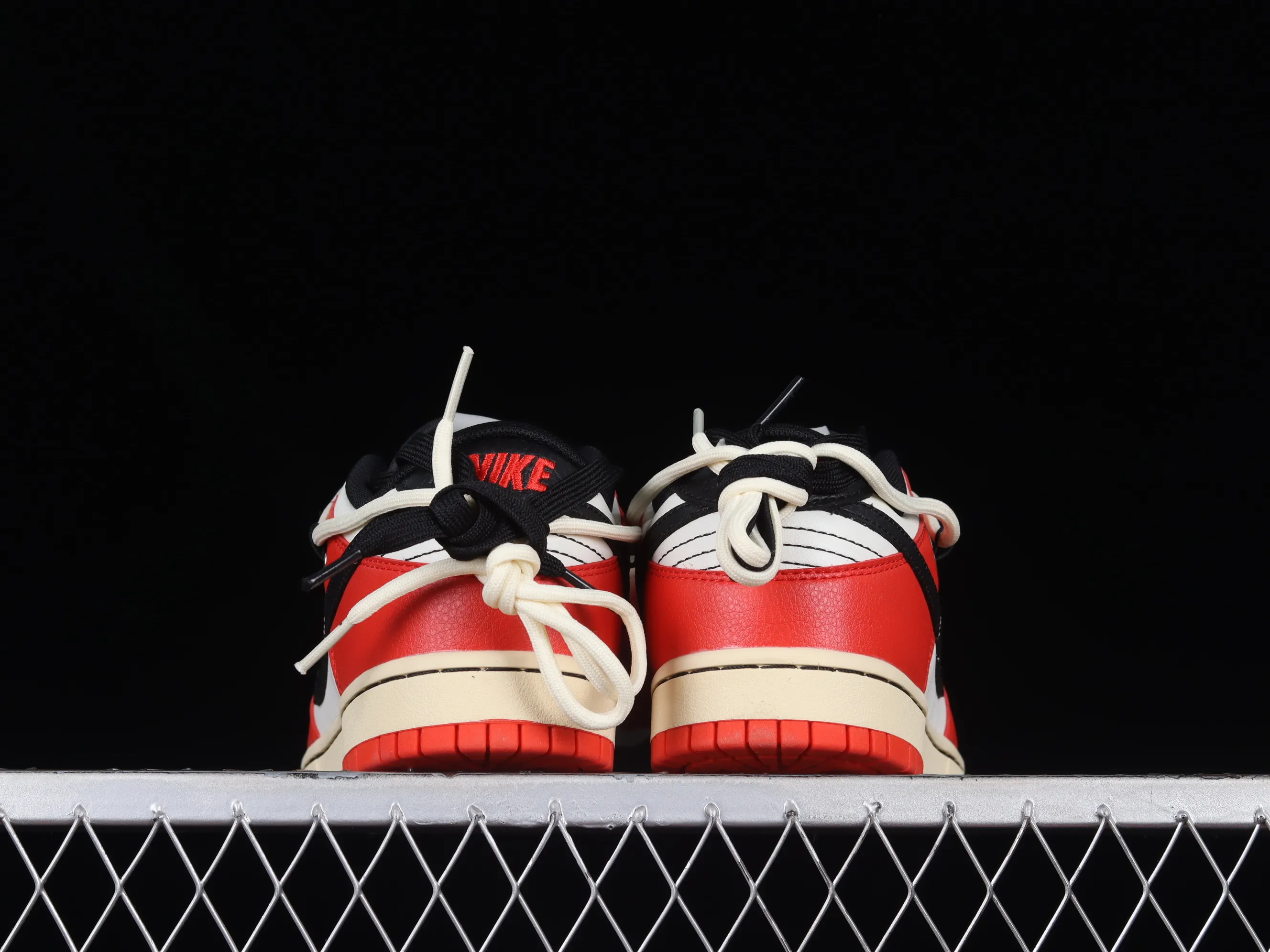 All Categories Nk SB Dunk Series Nk SB Dunk Low Low-top sneakers Nk Dunk Low Buddhist Heart Sutra Chicago Customized version of deconstructed strap casual sneakers DD3363-100